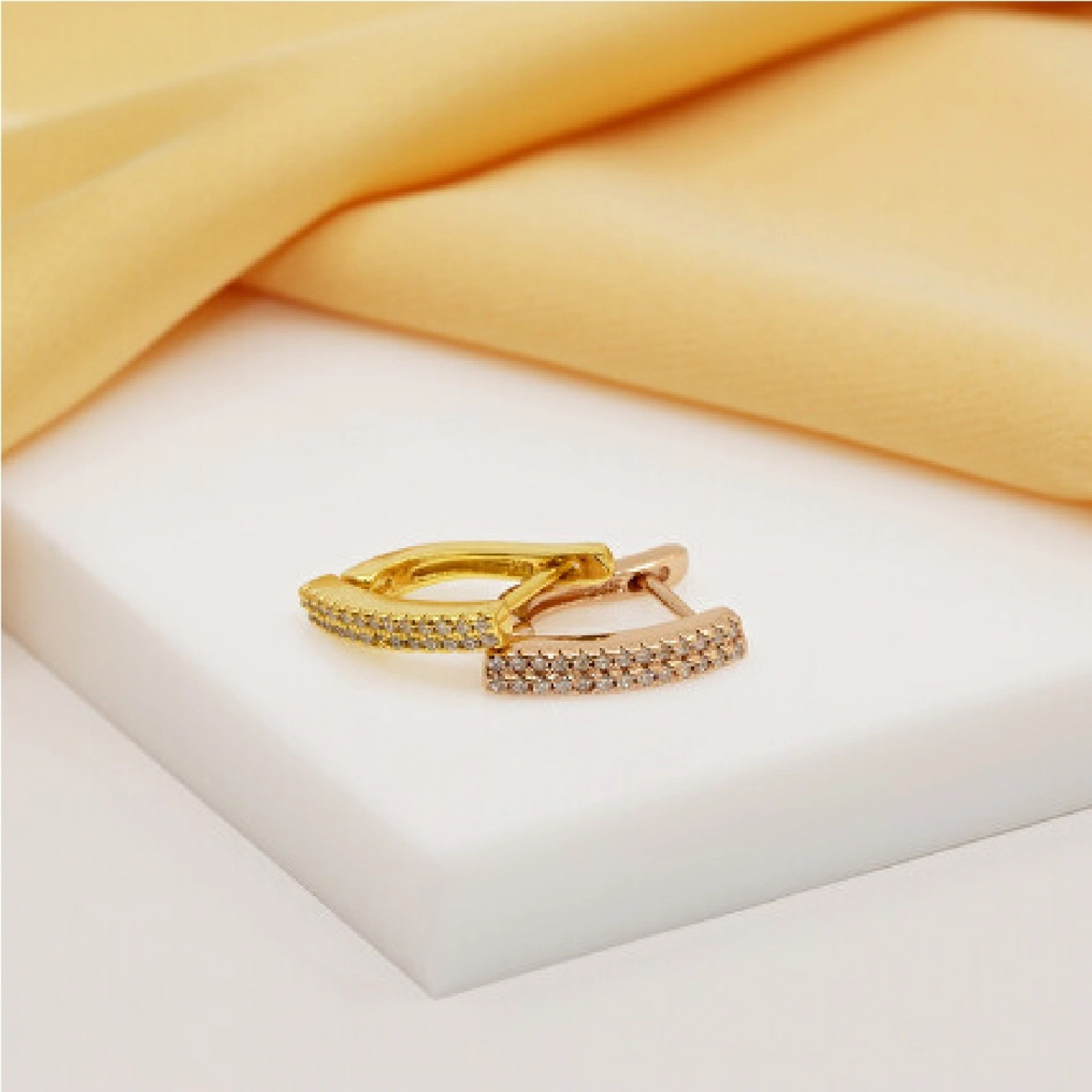 Cercei Eternity din Argint 925 Placati cu Rodiu Roz și Doua Randuri Pietre Cubic Zirconia Transparente Sandra Ferretti Cercei Eternity din Argint 925 Placati cu Rodiu Roz și Doua Randuri Pietre Cubic Zirconia Transparente Sandra Ferretti