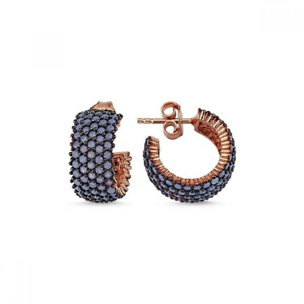 Cercei Eternity din Argint 925 Placati cu Rodiu Roz și Cinci Randuri Pietre Cubic Zirconia Albastre Sandra Ferretti Cercei Eternity din Argint 925 Placati cu Rodiu Roz și Cinci Randuri Pietre Cubic Zirconia Albastre Sandra Ferretti