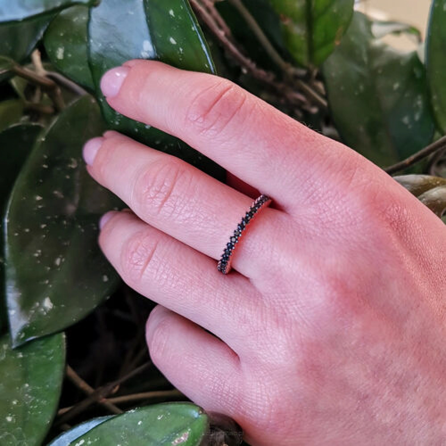 Inel Eternity din Argint 925 Placat cu Rodiu Roz și Pietre Cubic Zirconia Negre Sandra Ferretti Inel Eternity din Argint 925 Placat cu Rodiu Roz și Pietre Cubic Zirconia Negre Sandra Ferretti