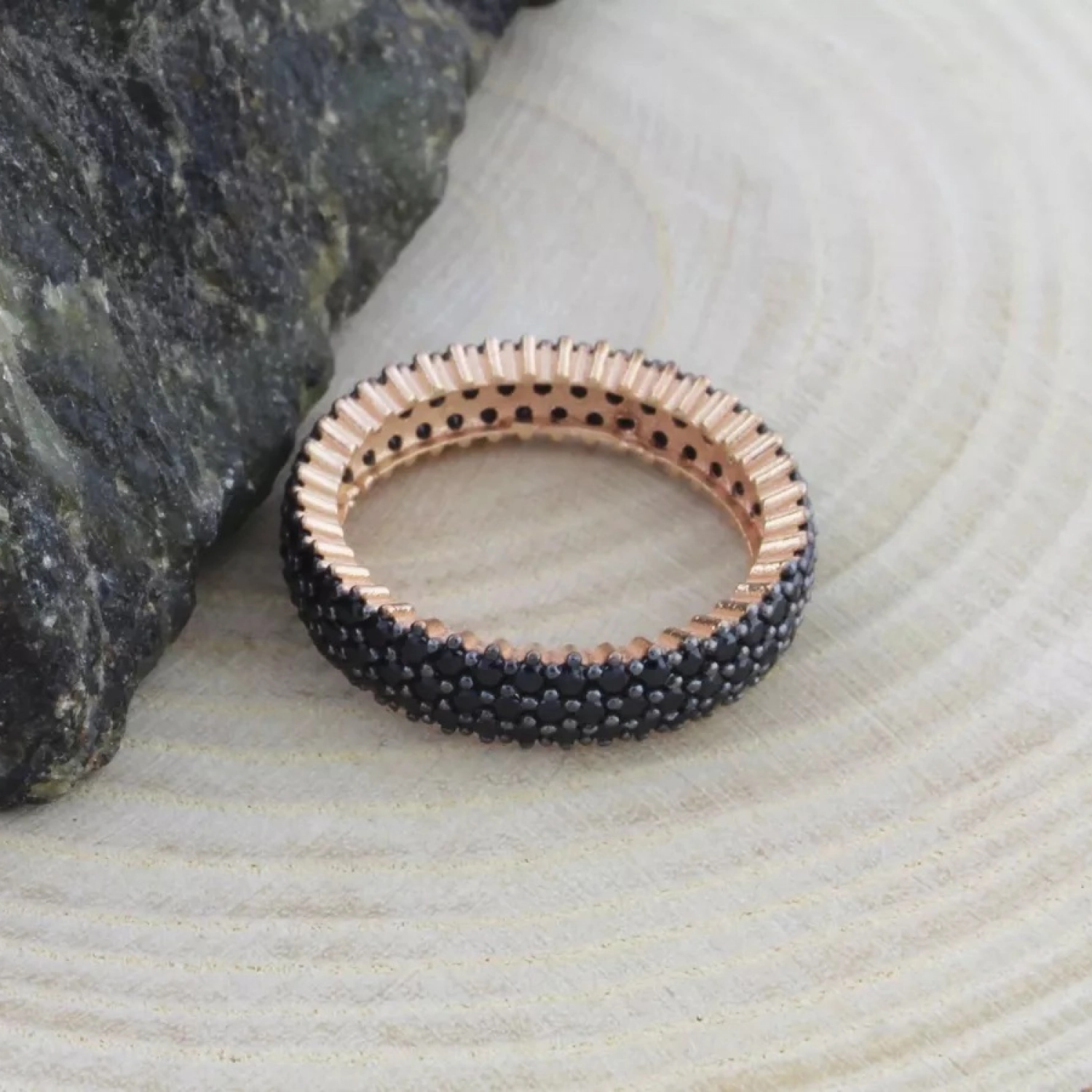 Inel Eternity din Argint 925 Placat cu Rodiu Roz și Trei Randuri Pietre Cubic Zirconia Negre  Sandra Ferretti