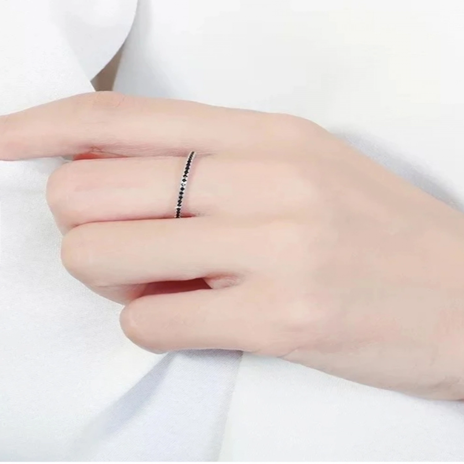 Inel Eternity din Argint 925 Placat cu Rodiu și Pietre Cubic Zirconia Negre  Sandra Ferretti Inel Eternity din Argint 925 Placat cu Rodiu și Pietre Cubic Zirconia Negre  Sandra Ferretti