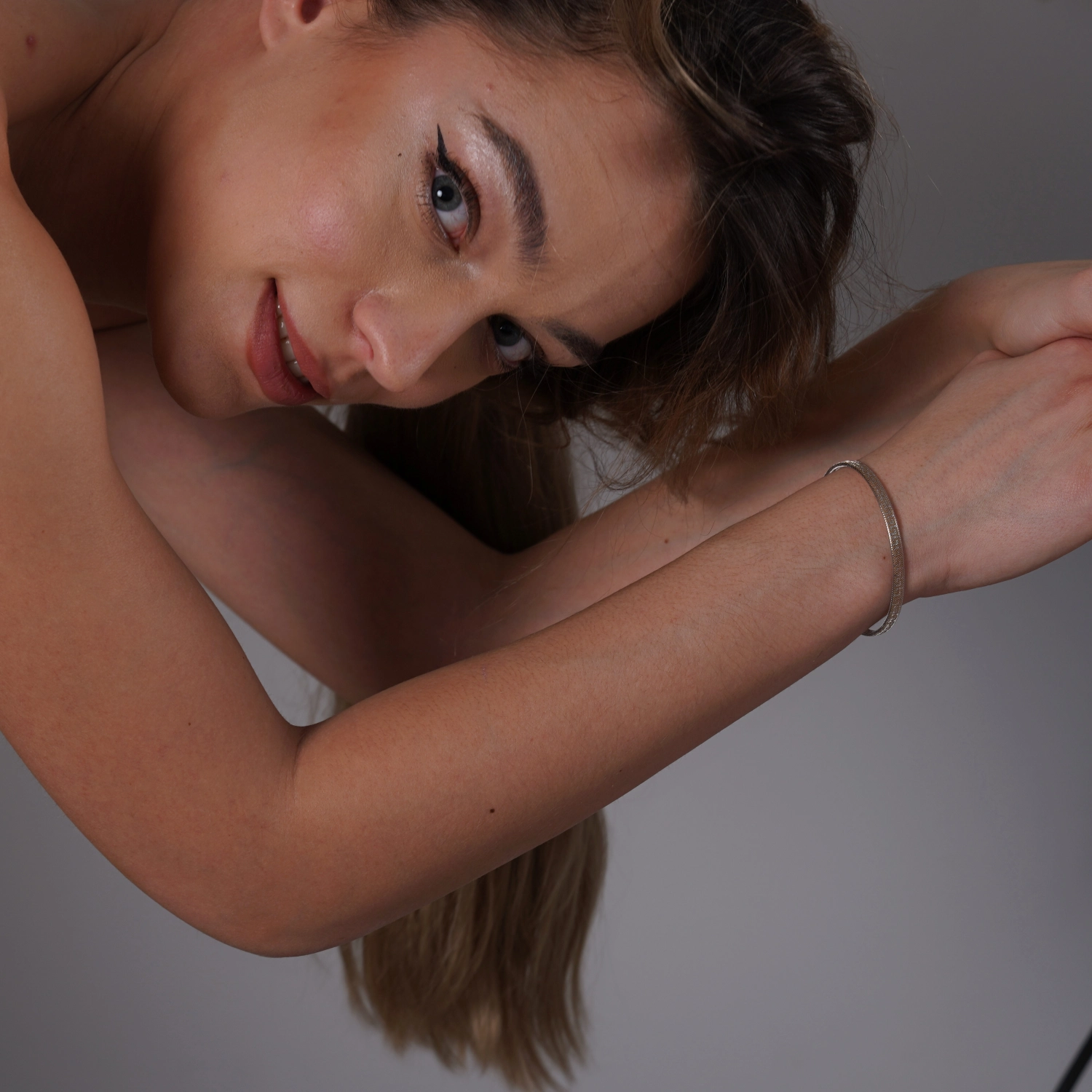 catalog/BRATARI/Bratari Elastice/bratara-versace-elastica-din-aur-alb-si-galben-14k/bratara-aur-14k.jpg