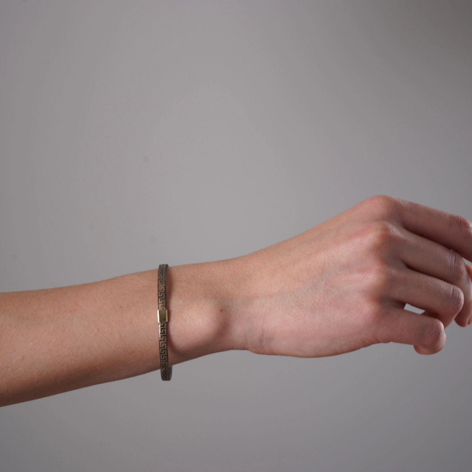 catalog/BRATARI/Bratari Elastice/bratara-versace-elastica-din-aur-galben-si-negru-14k/bratara-din-aur-maro.jpg catalog/BRATARI/Bratari Elastice/bratara-versace-elastica-din-aur-galben-si-negru-14k/bratara-din-aur-maro.jpg