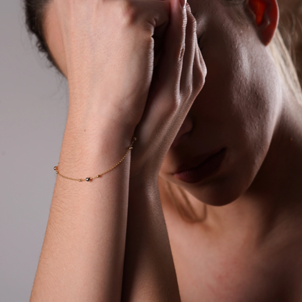 catalog/BRATARI/Quadrifoglio/bratari Ioana/bratara-din-aur-galben-alb-roz-de-18k-cu-bile-si-lant-diamantat/bratara-aur-multicolor.jpg