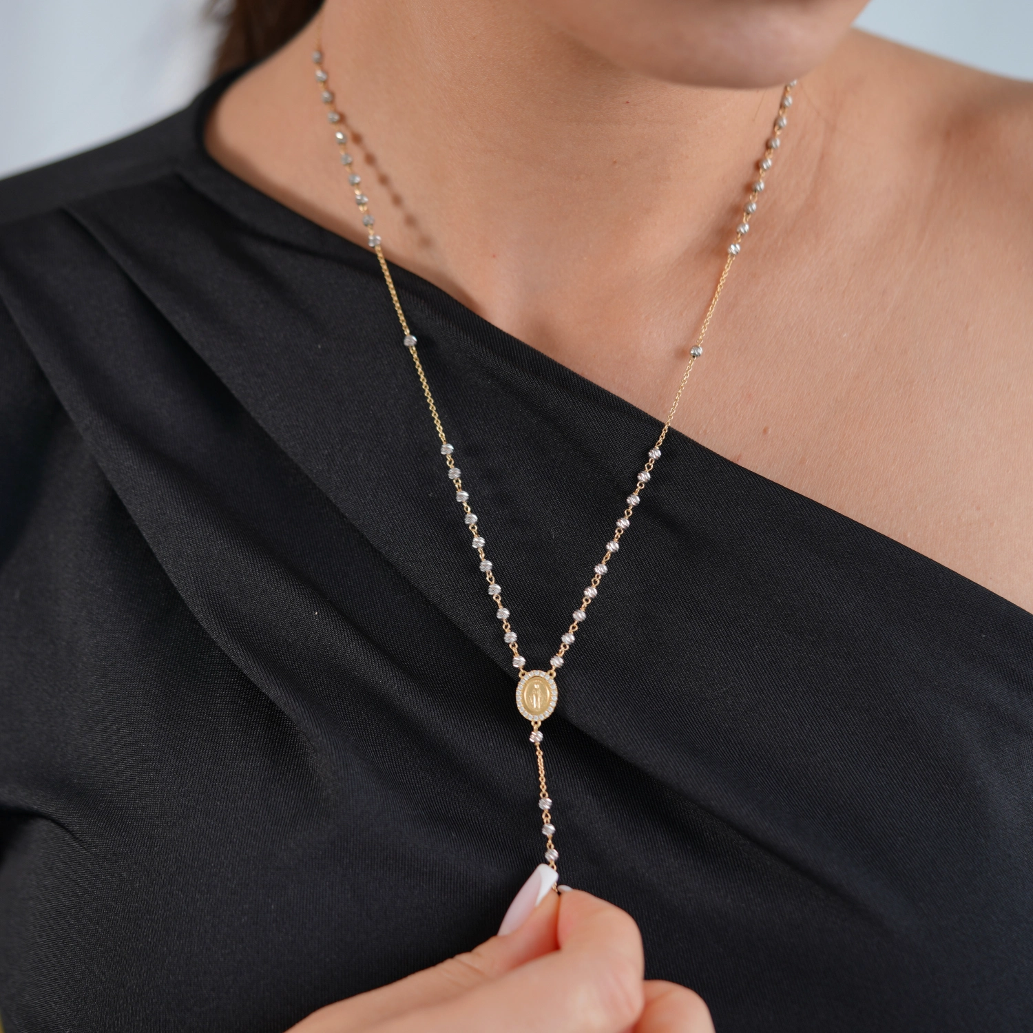 catalog/COLIERE/Poze Andreea/9349868e-b6cd-47d9-8dc4-e8d108c8dc6d.jpg