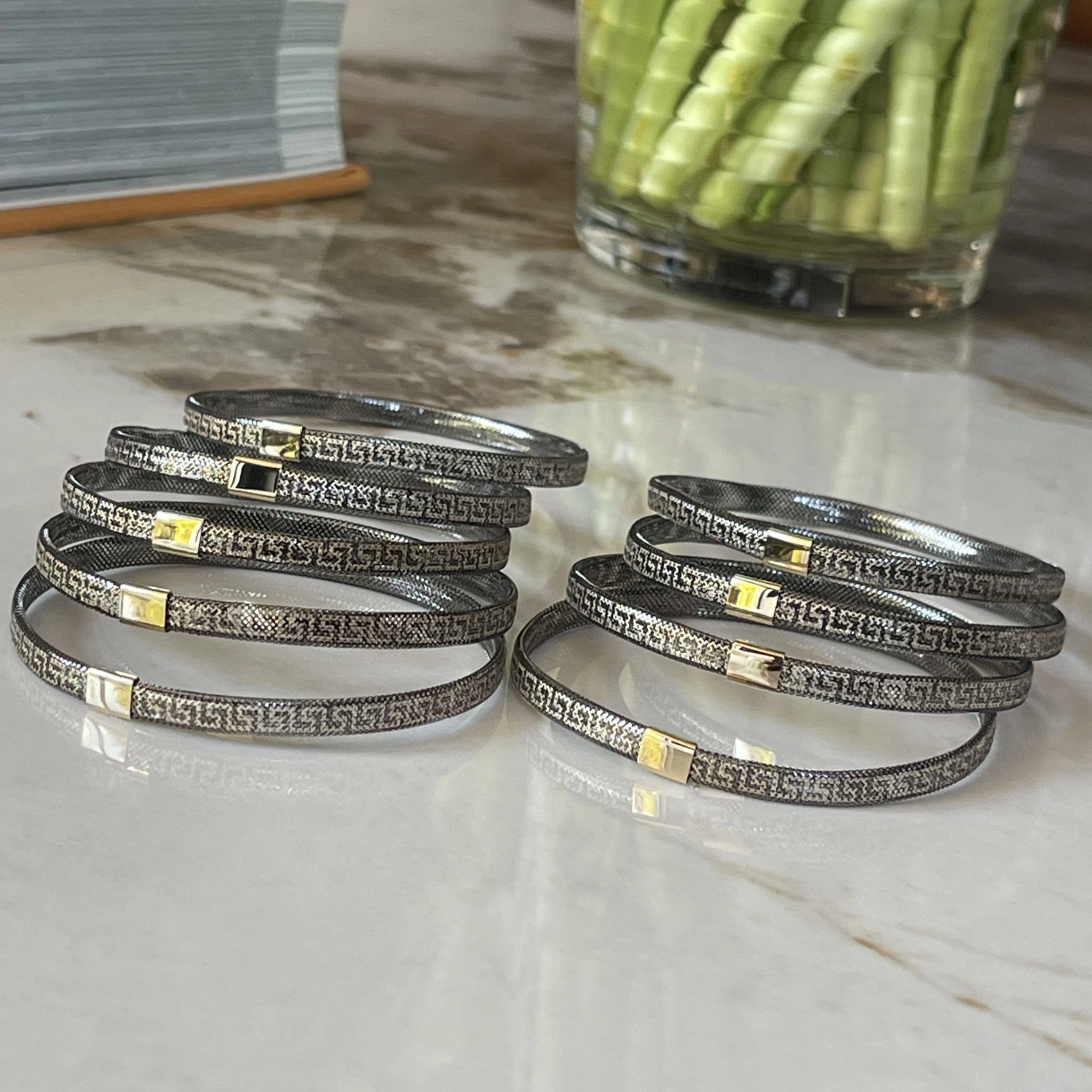 Bratara Versace Elastica  din Aur Galben si Negru 14K Bratara Versace Elastica  din Aur Galben si Negru 14K