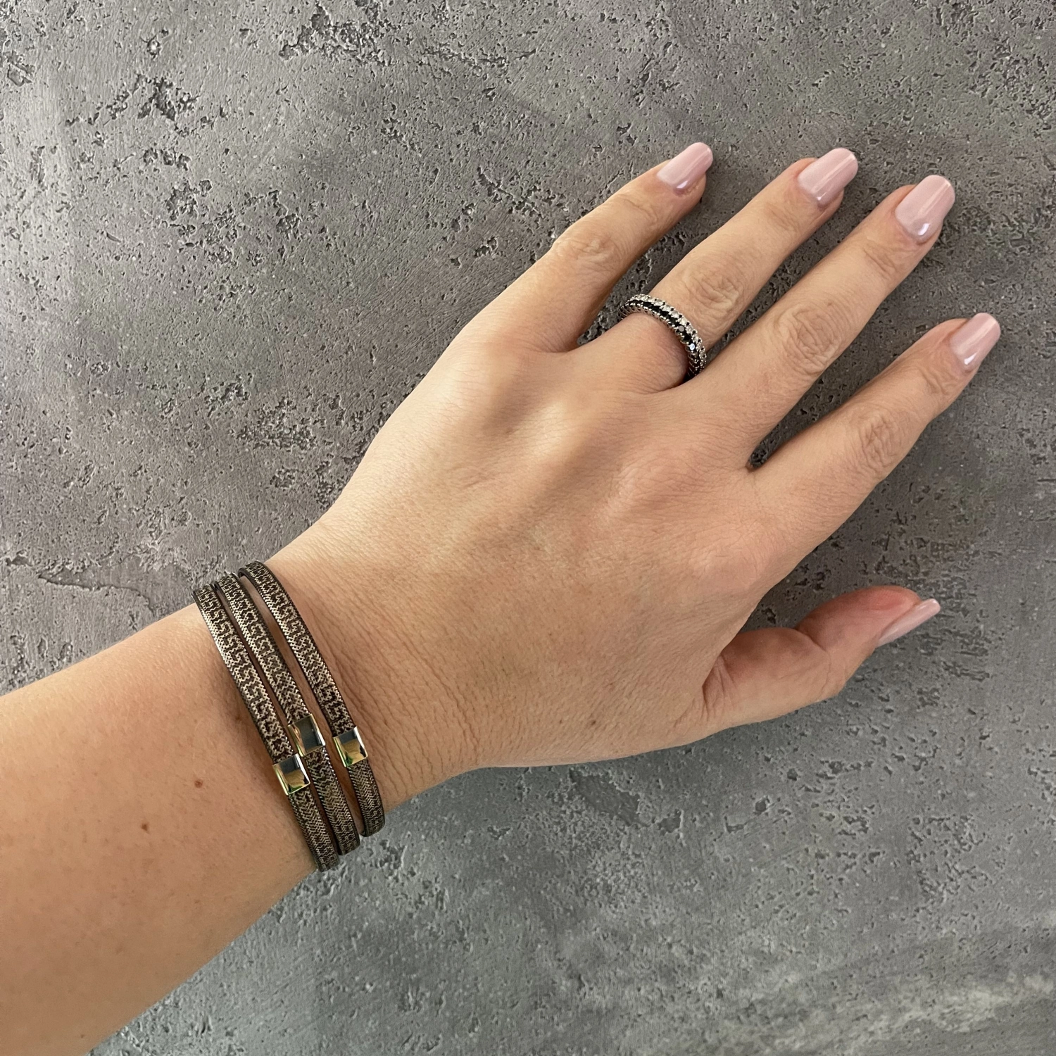 Bratara Versace Elastica  din Aur Galben si Negru 14K Bratara Versace Elastica  din Aur Galben si Negru 14K