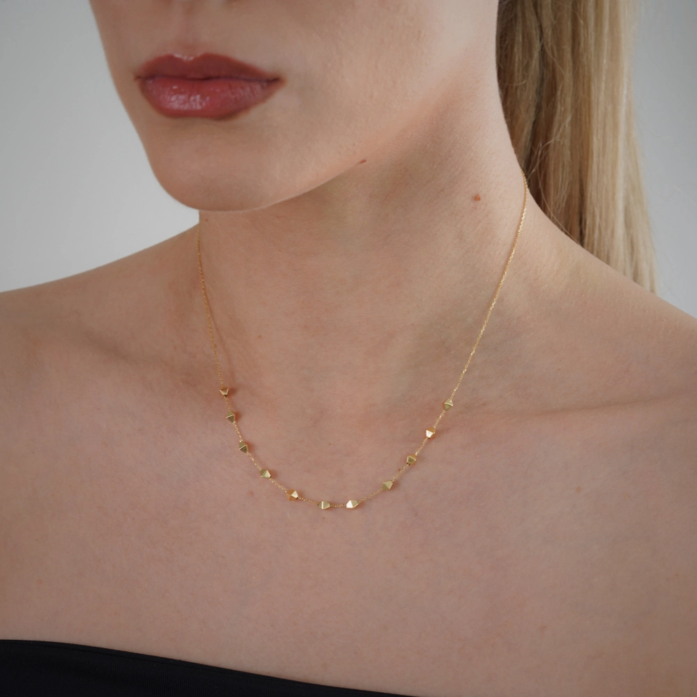 catalog/COLIERE/Quadrifolio/coliere/coliere_Ioana/colier-din-aur-galben-de-14k-cu-lant-diamantat-si-romburi/colier-aur-cu-romburi.jpg catalog/COLIERE/Quadrifolio/coliere/coliere_Ioana/colier-din-aur-galben-de-14k-cu-lant-diamantat-si-romburi/colier-aur-cu-romburi.jpg