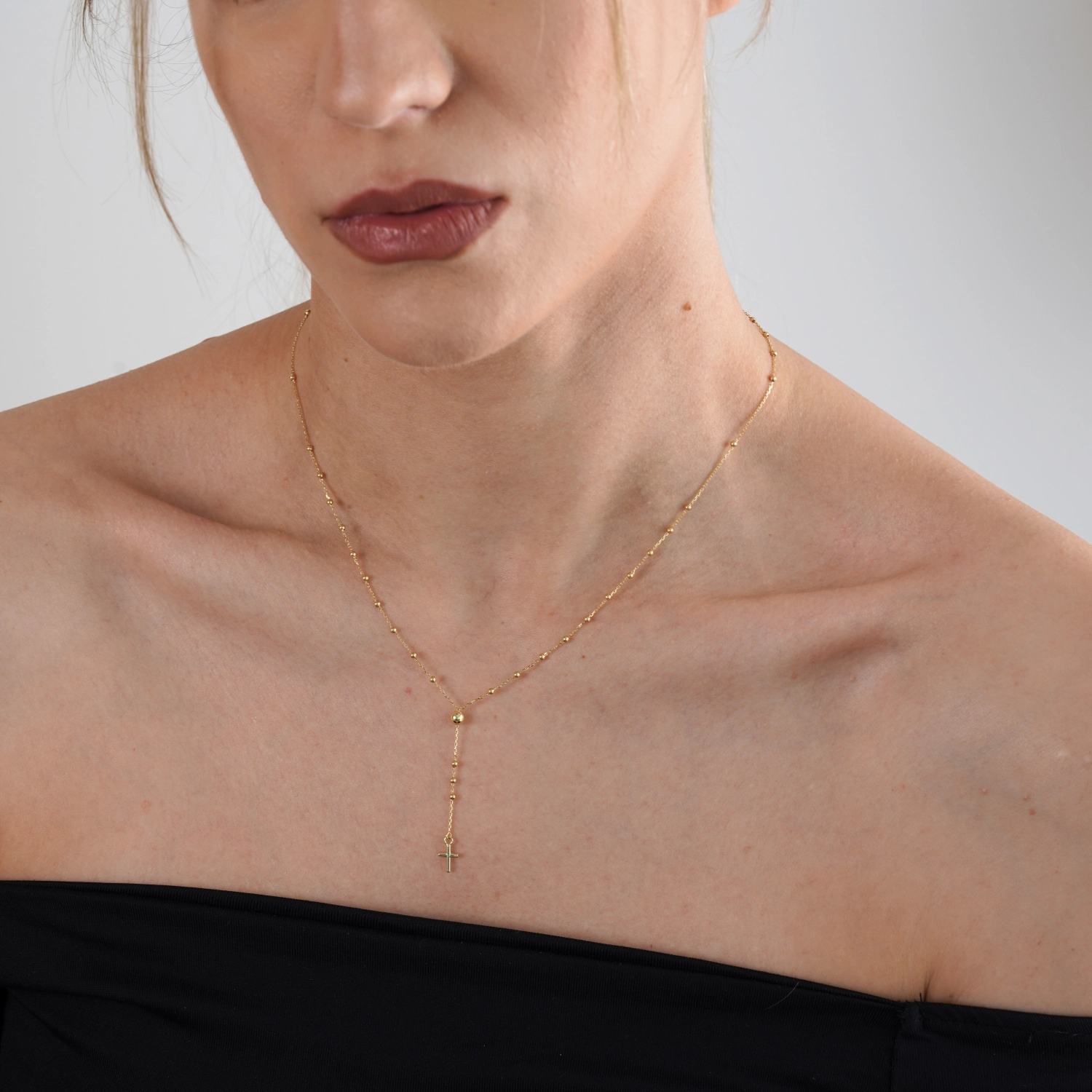 catalog/COLIERE/Quadrifolio/coliere/coliere_Ioana/rozariu-din-aur-galben-de-18k-cu cruce/colier-rozariu.jpg catalog/COLIERE/Quadrifolio/coliere/coliere_Ioana/rozariu-din-aur-galben-de-18k-cu cruce/colier-rozariu.jpg