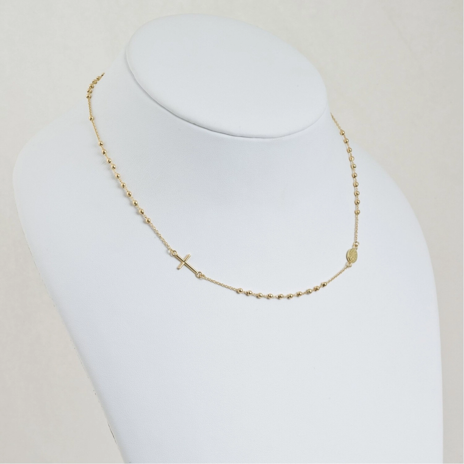 catalog/COLIERE/Quadrifolio/coliere/rozariu_aur_la_baza_gatului_NR-0422L001-1G-patrat.jpg catalog/COLIERE/Quadrifolio/coliere/rozariu_aur_la_baza_gatului_NR-0422L001-1G-patrat.jpg