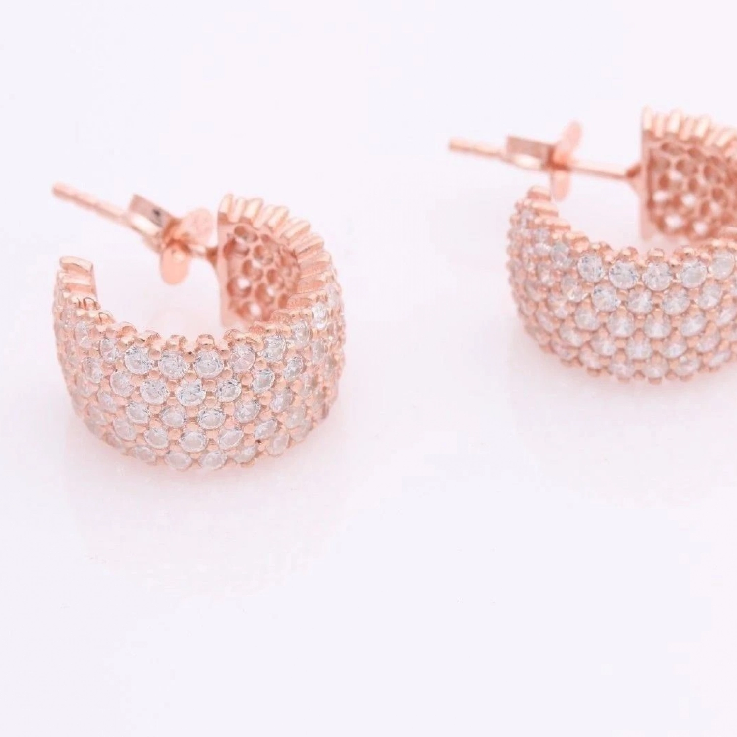 catalog/Cercei_Argint/cercei-argint-roz-zirconia-alb.jpg catalog/Cercei_Argint/cercei-argint-roz-zirconia-alb.jpg