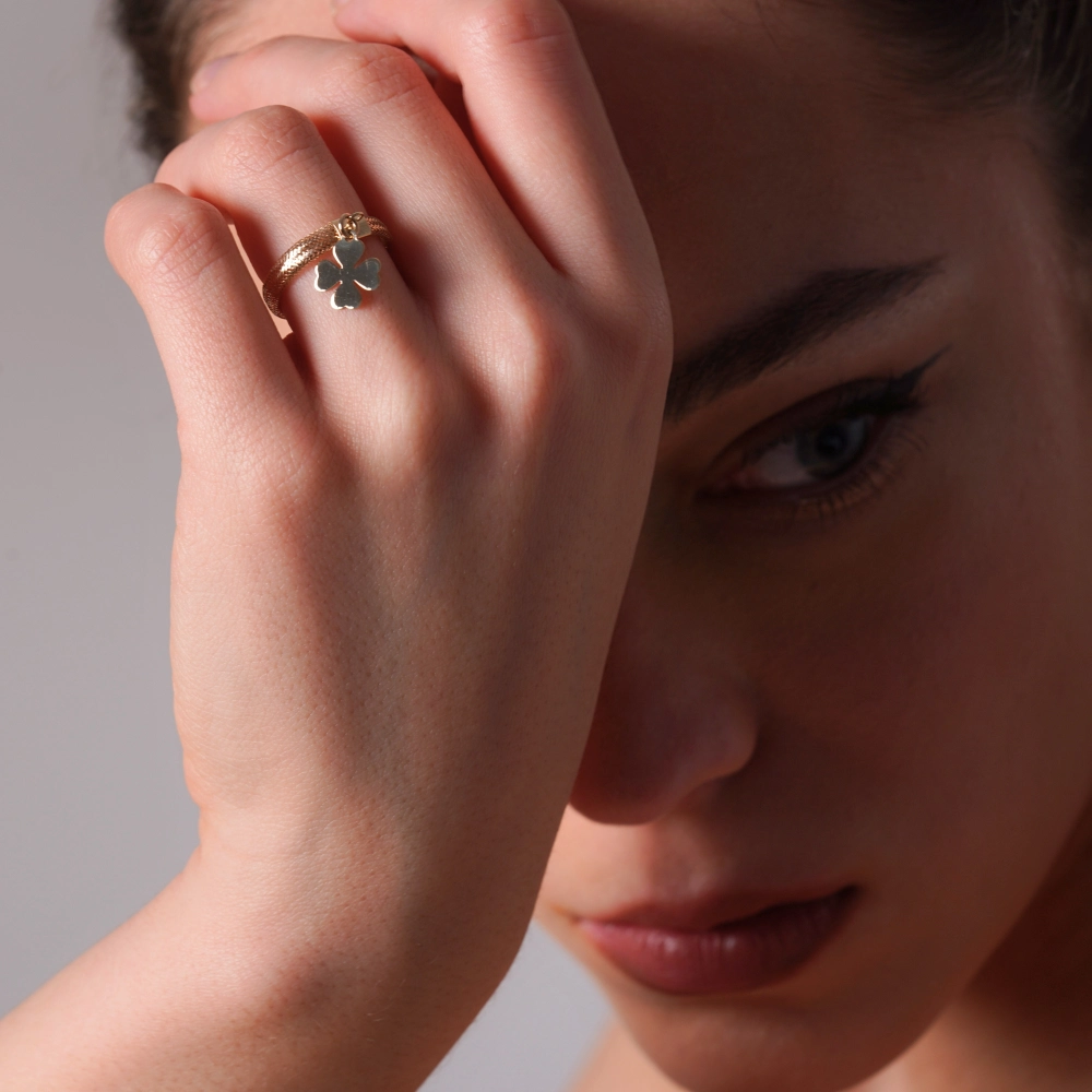 inel elastic din aur galben 14k cu trifoi pentru femei fabricat in Italia