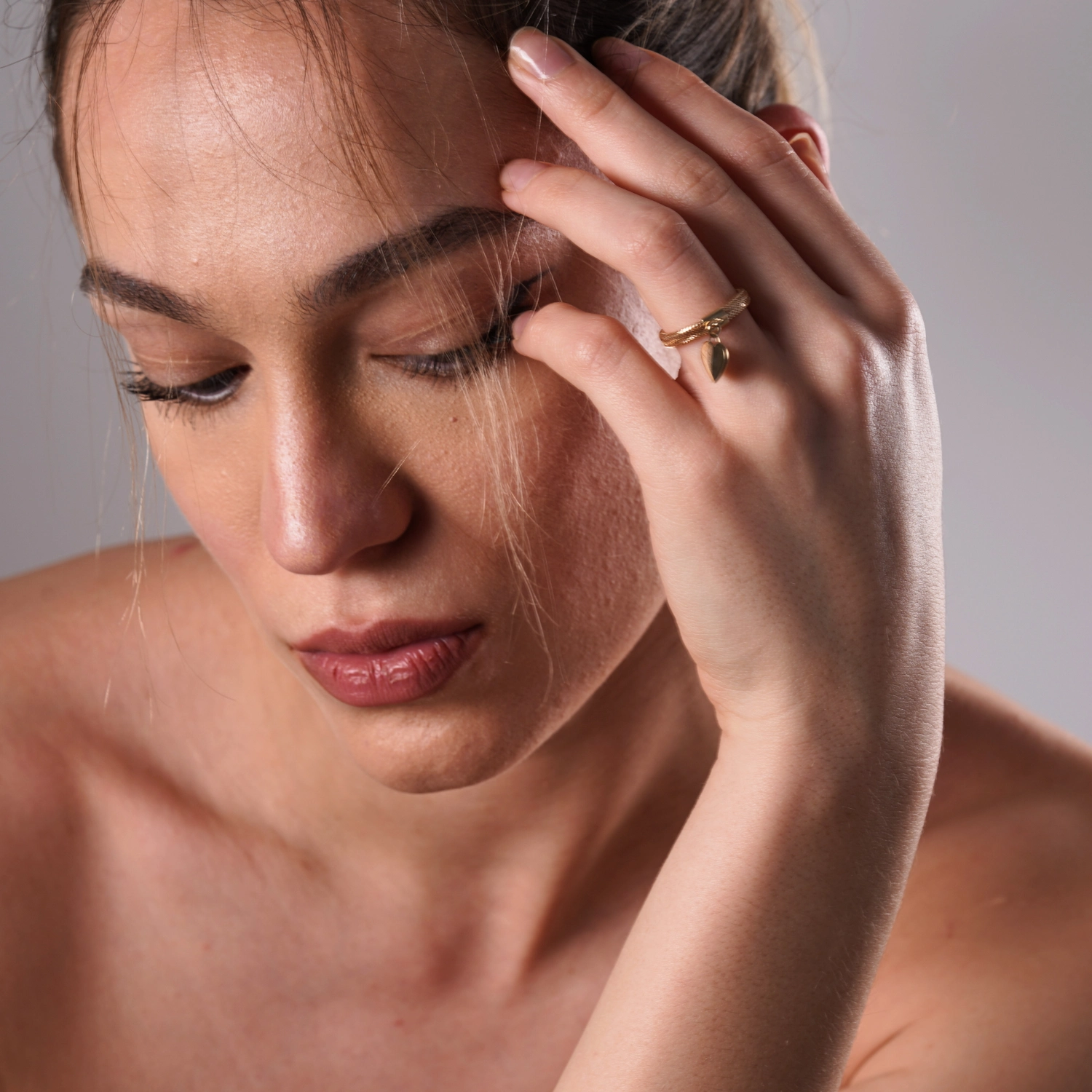 inel aur 14k cu inimioara fotografie studio produs